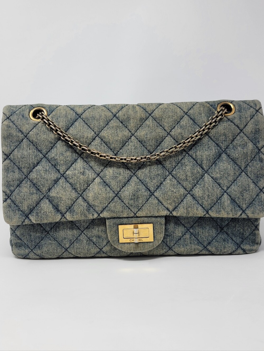 CHANEL Maxi Quilted Denim 2.55 Reissue 227 Double Flap Bag - Picture 13 of 13